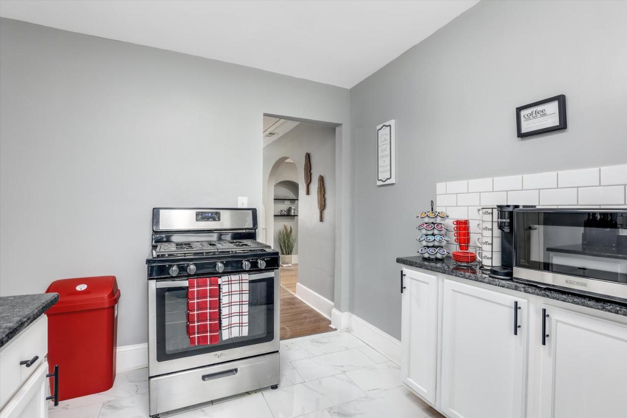 Modern & Cozy East Side Gem ~ Queen Beds ~ Parking Detroit Exterior foto